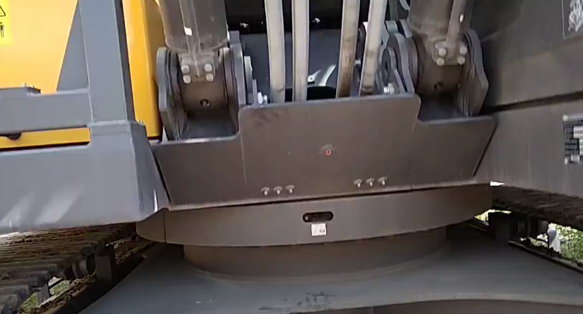 Харвестер Volvo EC220DL